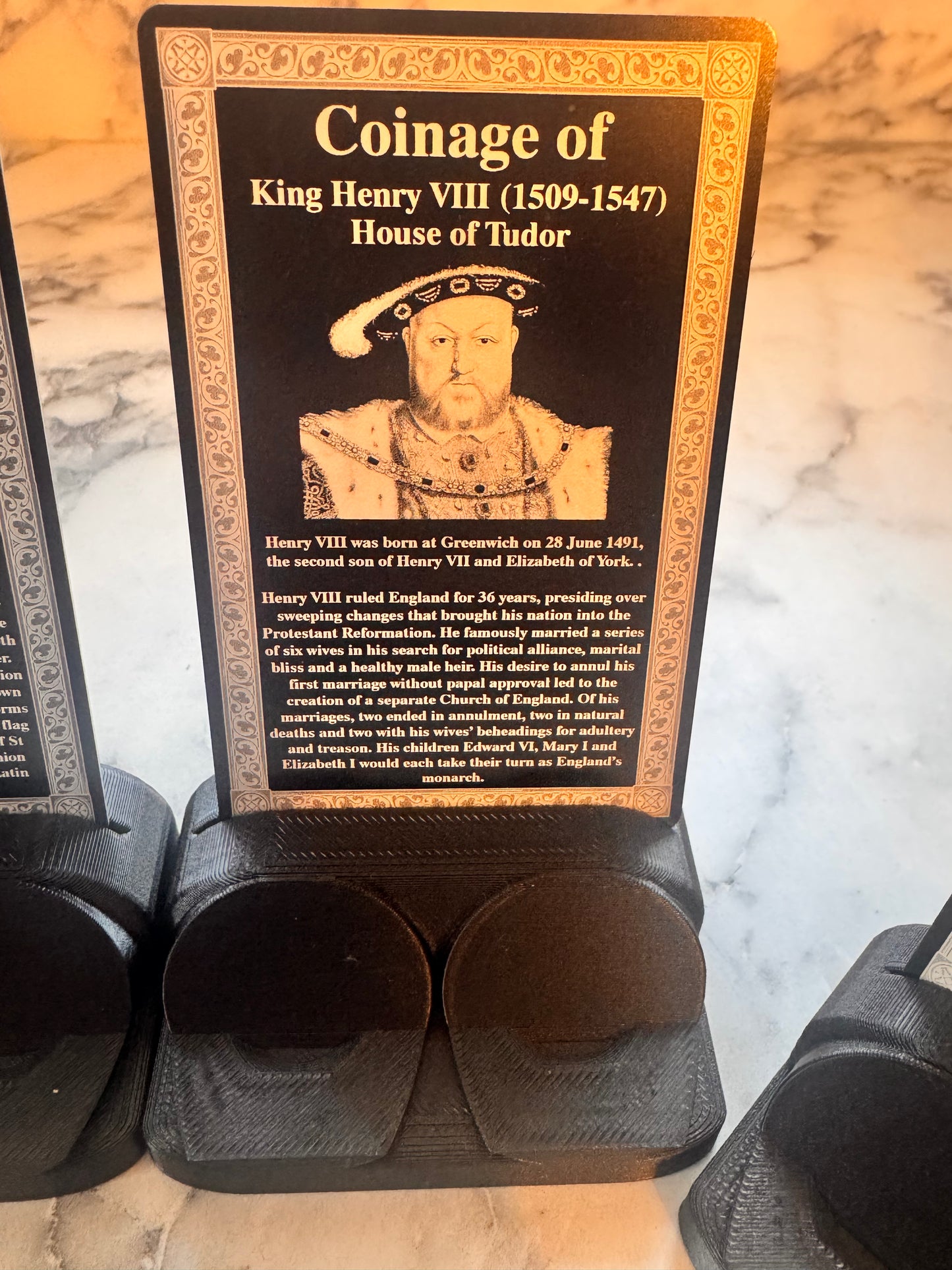 2 coin holder with ID slot (Card sold separately)